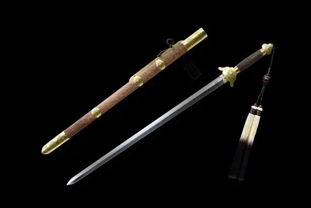 “天下龍泉——龍泉青瓷·寶劍傳承與創(chuàng)新展”在湖北省博物館啟幕。