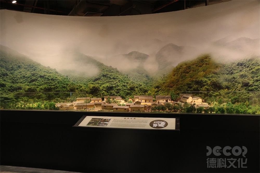 地方博物館設(shè)計(jì)中如何考慮與當(dāng)?shù)厣鐓^(qū)和民眾的互動與參與？